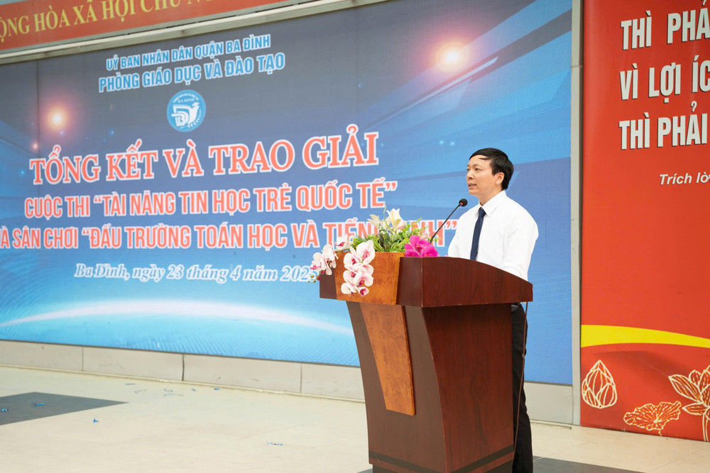 Phó Trưởng Phòng Giáo dục và Đào tạo quận Ba Đình Nguyễn Như Tùng phát biểu tại chương trình z6533836205835-8fbd2a27c785c761b41bfaa62e79af7b.jpg