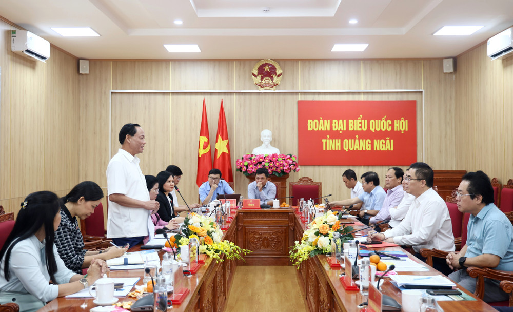 Phó Chủ tịch Quốc hội, Thượng tướng Trần Quang Phương phát biểu tại cuộc làm việc Phó Chủ tịch Quốc hội, Thượng tướng Trần Quang Phương phát biểu tại cuộc làm việc