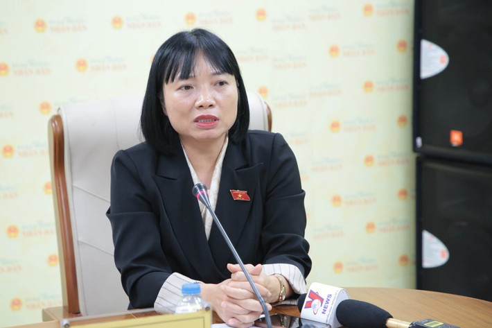 Phó Trưởng Đoàn chuyên trách Đoàn Đại biểu Quốc hội tỉnh Hải Dương Nguyễn Thị Việt Nga chia sẻ tại tọa đàm. Ảnh: Duy Thông img-1879.jpg