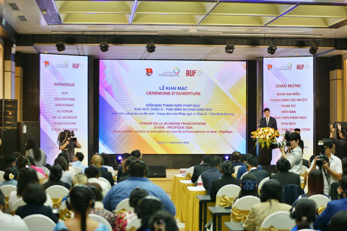 Quang cảnh diễn đàn z5818945563481_b53a62e9e0ab2ab49be31485d8b463cd.jpg