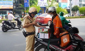 Đề nghị Công an TP. Hồ Chí Minh phát động phong trào toàn dân lên án vi phạm luật về giao thông