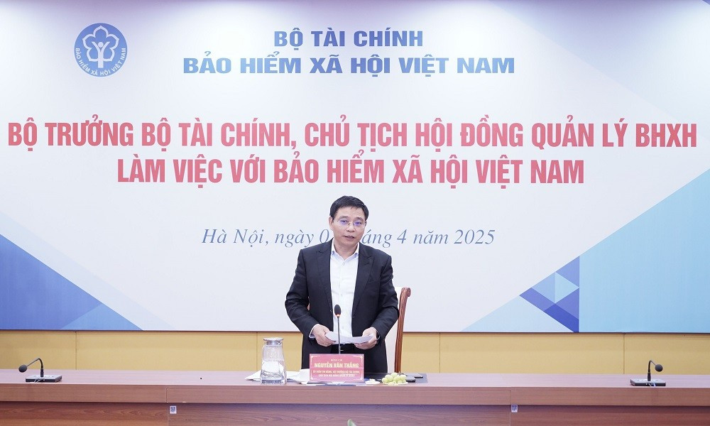 Bộ trưởng Bộ Tài Chính Nguyễn Văn Thắng yêu cầu Thủ trưởng các đơn vị BHXH Việt Nam tiếp tục phát huy tinh thần trách nhiệm người đứng đầu. Bộ trưởng Bộ Tài Chính Nguyễn Văn Thắng yêu cầu Thủ trưởng các đơn vị BHXH Việt Nam tiếp tục phát huy tinh thần trách nhiệm người đứng đầu.