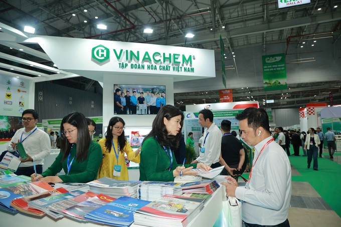 Gian hàng của Tập đoàn Hóa chất Việt Nam tại Triển lãm Quốc tế Công nghiệp Hóa chất lần thứ 20 - Vinachem Expo 2024. Ảnh: Vinachem z6074436324932-9f19e1d4e6710d1f51ad9894a22959b9-165051-669-210310.jpg