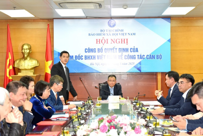 Giám đốc BHXH Khu vực I (Hà Nội) Nguyễn Ngọc Huyến phát biểu tại hội nghị. Giám đốc BHXH Khu vực I (Hà Nội) Nguyễn Ngọc Huyến phát biểu tại hội nghị.