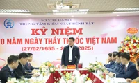 Thứ trưởng Bộ Y tế Đỗ Xuân Tuyên thăm và chúc mừng Trung tâm Kiểm soát bệnh tật Hà Nội