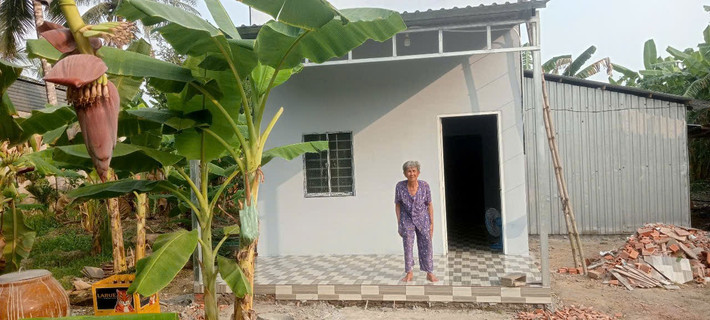 Nhờ sự giúp sức của Đoàn thanh niên, giờ đây ngôi nhà của bà Bùi Thị Xiêm đã trở lên khang trang, sạch đẹp. xiem-2.jpg