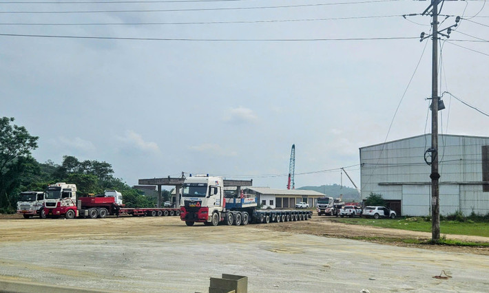 Vật tư được tập kết ở xã Thanh Thủy, huyện Thanh Chương để triển khai dự án dg.jpg
