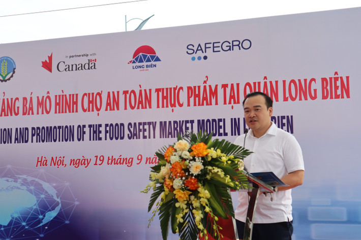 Phó Chủ tịch UBND quận Long Biên Vũ Xuân Trường phát biểu. Ảnh: Đào Cảnh IMG_0721.JPG