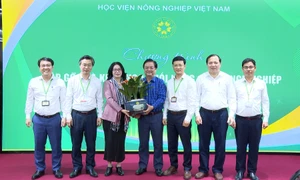 Phó Chủ tịch Quốc hội Lê Minh Hoan: Phải biến tri thức thành giá trị kinh tế