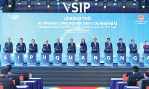 Chủ tịch Quốc hội Trần Thanh Mẫn dự lễ động thổ Khu công nghiệp VSIP II Quảng Ngãi