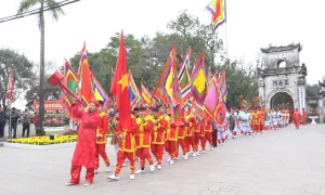 Quang cảnh tế lễ rước cá (Phan Phương)