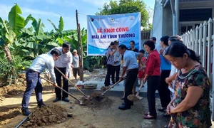 Lễ khởi công Nhà mái ấm tình thương tại phường Hương Sơ (thành phố Huế).