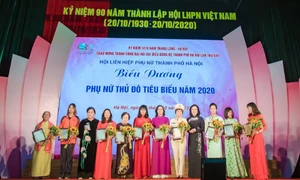 Đại biểu Quốc hội Nguyễn Thị Lan nhận Bằng khen “Phụ nữ Thủ đô tiêu biểu năm 2020”