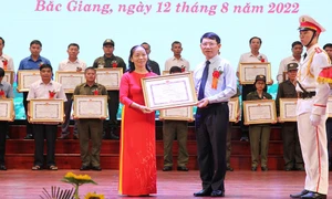 Đẩy mạnh xây dựng phong trào toàn dân bảo vệ an ninh Tổ quốc tại các địa bàn trọng điểm, phức tạp