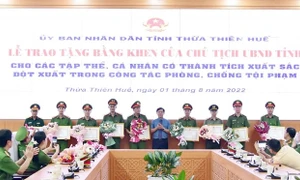 Khen thưởng tập thể, cá nhân có thành tích xuất sắc trong công tác phòng, chống tội phạm