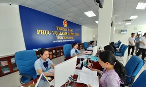 Minh bạch giải quyết thủ tục hành chính đất đai