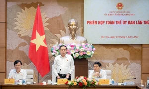 Phó Chủ tịch Thường trực Quốc hội Trần Thanh Mẫn dự và phát biểu chỉ đạo tại Phiên họp toàn thể của Ủy ban Văn hóa, Giáo dục