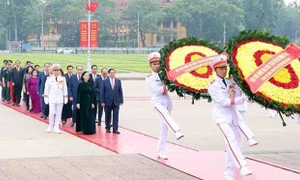 Lãnh đạo Đảng, Nhà nước vào Lăng viếng Chủ tịch Hồ Chí Minh