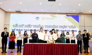 Trường Đại học Kinh tế Quốc dân ký kết thỏa thuận hợp tác với Tập đoàn Sun Group