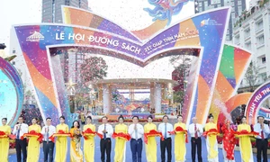 TP. Hồ Chí Minh: Khai mạc Lễ hội Đường Sách Tết Giáp Thìn năm 2024