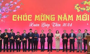 Chủ tịch Quốc hội Vương Đình Huệ gặp mặt đầu xuân các cơ quan của Quốc hội, Văn phòng Quốc hội