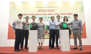 Khai mạc Phiên chợ nông sản, đặc sản vùng miền