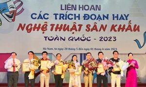 Đầu tư nguồn lực, tạo điều kiện để nghệ sĩ giữ nghề và sáng tạo