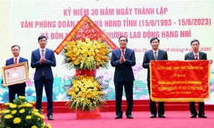 Văn phòng Đoàn ĐBQH và HĐND tỉnh Phú Thọ đón nhận Huân chương Lao động hạng Nhì