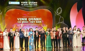 Chủ tịch Quốc hội Vương Đình Huệ dự Chương trình nghệ thuật “Vinh quang Tổ quốc Việt Nam”