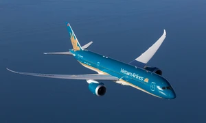 Máy bay Vietnam Airlines hạ cánh khẩn cấp tại Dubai cấp cứu hành khách