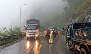 Sạt lở đất tại đèo Bảo Lộc, Lâm Đồng: Đã tìm thấy 3 người bị vùi lấp là cán bộ, chiến sỹ cảnh sát giao thông