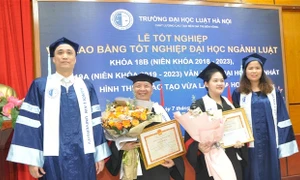 Chuyện cụ ông 78 tuổi tốt nghiệp Đại học Luật bằng Giỏi và động lực xúc động phía sau