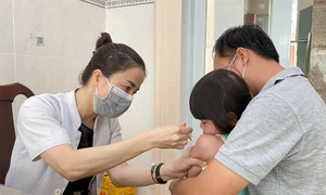 Tiếp tục bố trí ngân sách cho Bộ Y tế mua vaccine tiêm chủng mở rộng