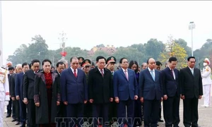 Lãnh đạo Đảng, Nhà nước vào Lăng viếng Chủ tịch Hồ Chí Minh nhân dịp Tết Nguyên đán