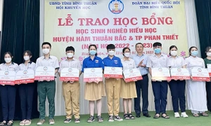 Chủ nhiệm Ủy ban Khoa học Công nghệ và Môi trường Lê Quang Huy thăm, chúc Tết tại Bình Thuận