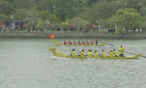 Lễ hội Đua thuyền rồng ở Cát Bà chào Xuân Quý Mão 2023