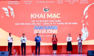 Không ngừng nâng cao nhận thức về lý luận chính trị cho thế hệ trẻ Việt Nam