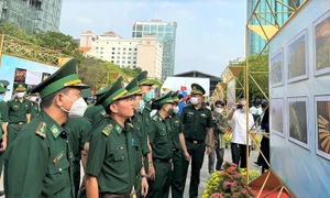 TP. Hồ Chí Minh - tự hào tiến bước