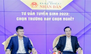 Tư vấn tuyển sinh 2023: Chọn trường hay chọn nghề?