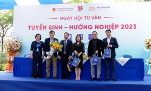 Hơn 1500 học sinh dự ngày hội “Tư vấn tuyển sinh - hướng nghiệp” tại trường Đại học Thành Đô