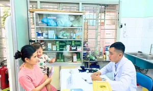 Thành phố Hồ Chí Minh giám sát chặt chẽ tiêm vaccine sởi