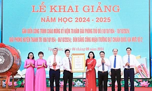 Hà Nội: Trường THCS Vạn Phúc, Thanh Trì đón Bằng công nhận Trường chuẩn Quốc gia mức độ 2