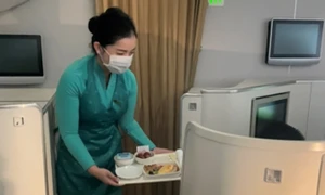 Vietnam Airlines mang đặc sản vải thiều Lục Ngạn lên các chuyến bay