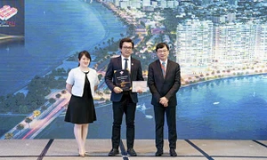 Tập đoàn Danh Khôi nhận giải thưởng “Top 10 Developers” tại BCI Asia Awards 2022