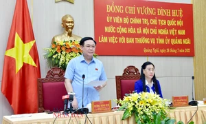 Chủ tịch Quốc hội Vương Đình Huệ và đoàn công tác của Quốc hội làm việc với Ban Thường vụ Tỉnh ủy Quảng Ngãi