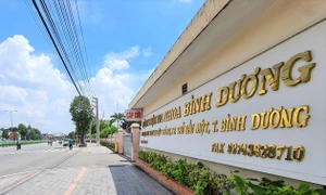 Bình Dương: Cử tri đề nghị mua sắm đầy đủ thuốc, vật tư y tế phục vụ người dân