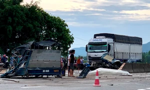 Vụ tai nạn nghiêm trọng trên Quốc lộ 1 khiến 3 người trên xe tải chở lợn tử vong tại chỗ