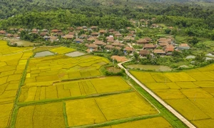 Triển lãm “Du lịch qua các miền di sản và danh thắng Việt Nam” tại Điện Biên