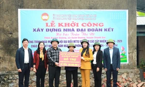 Khởi công xây, sửa nhà cho 725 hộ nghèo, hộ cận nghèo