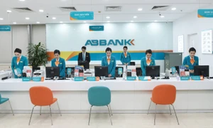 ABBank tăng đầu tư phát triển công nghệ, số lượng giao dịch online tăng mạnh trong quý I/2024